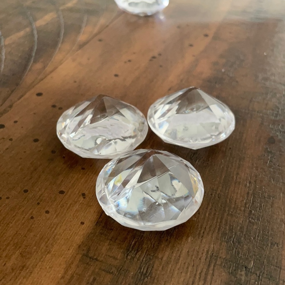 Clear diamond place card holders or picture holder
